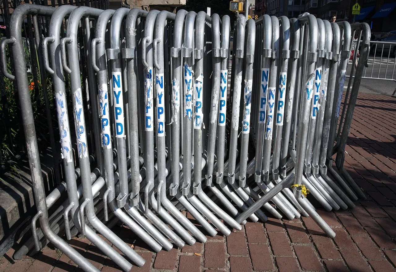 galvanized crowd control barrier with bridge feet hooks and portable event fencing layout