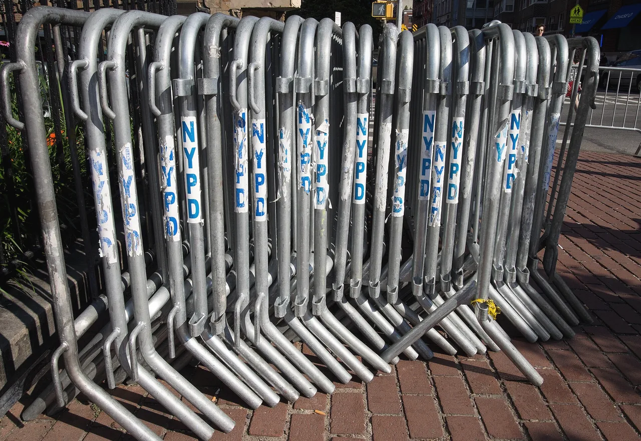 Galvanized crowd control barrier panels for events