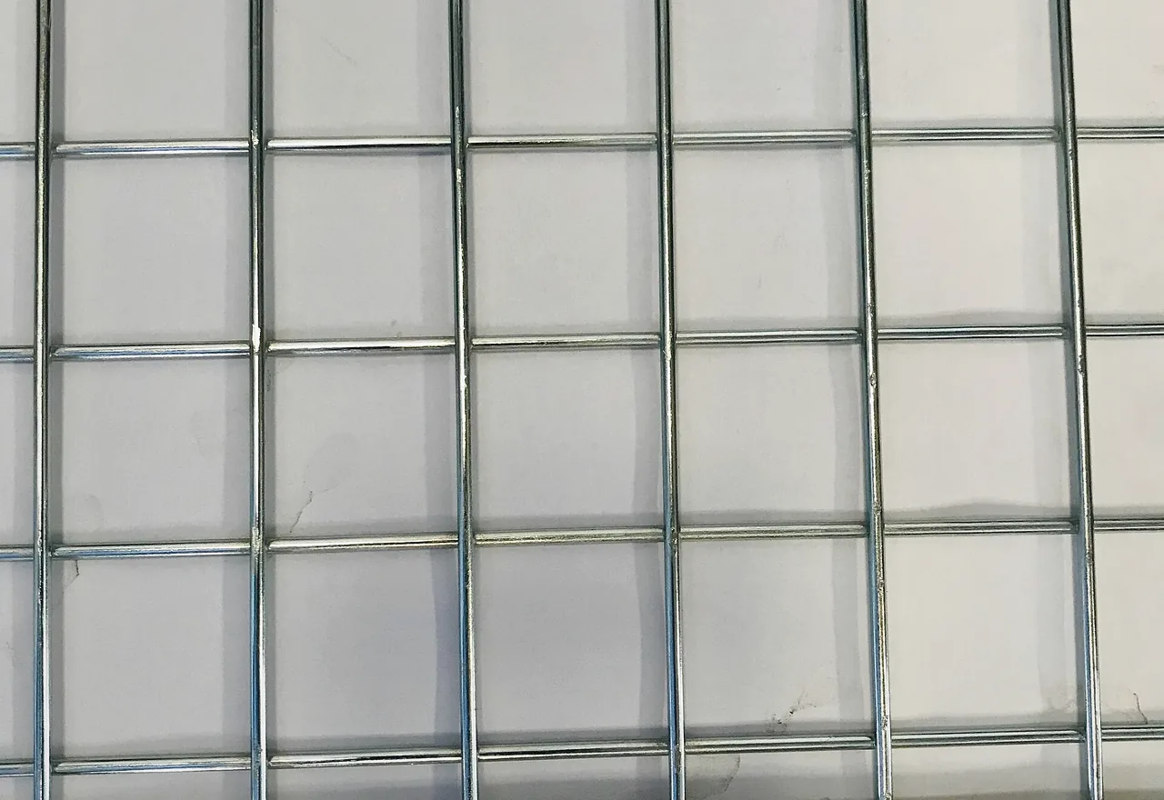 Welded wire mesh fence panel for perimeter security